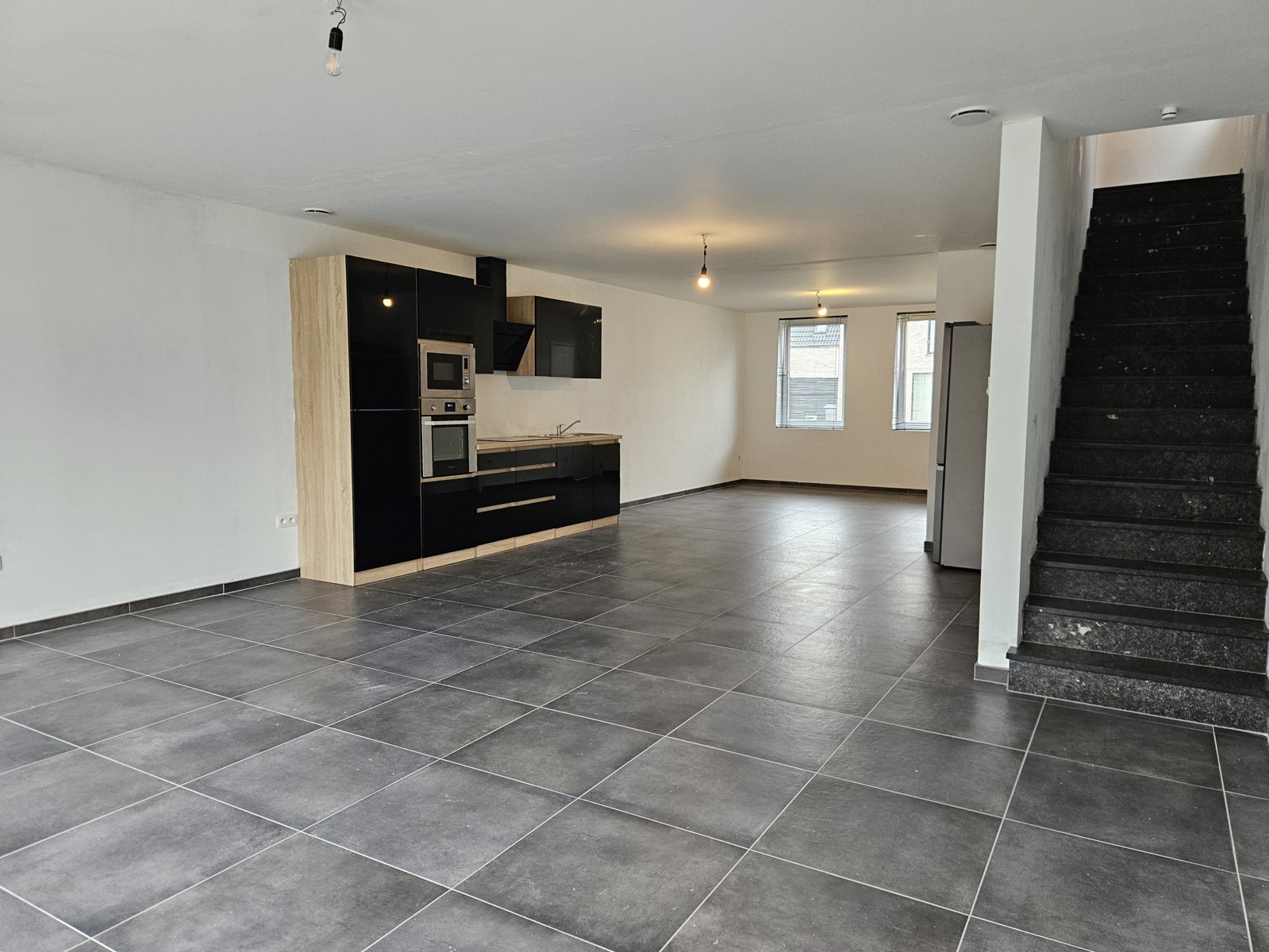 Recente woning met 4 slaapkamers en tuin - foto 3