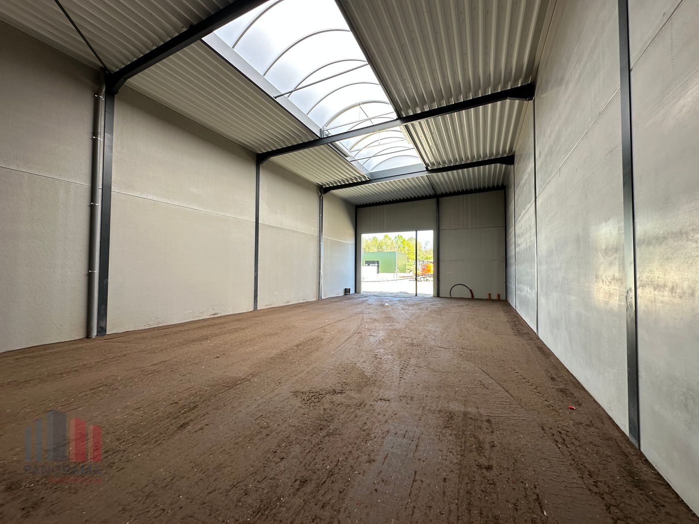 Nieuwbouw KMO-unit van 249 m² met 130m² kantoorruimte te koop – Strategisch gelegen nabij E17 in Anzegem - foto 3