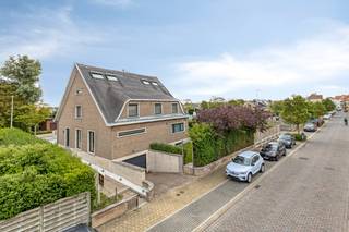 Stap binnen in deze prachtige, karaktervolle villa gelegen in een rustige buurt nabij de Spuikom, met een royale bewoonbare oppervlakte van 408...