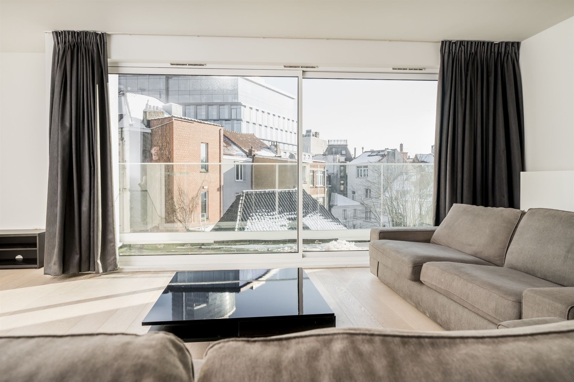 Beautiful, bright apartment with 3 bedrooms and terrace - photo 3