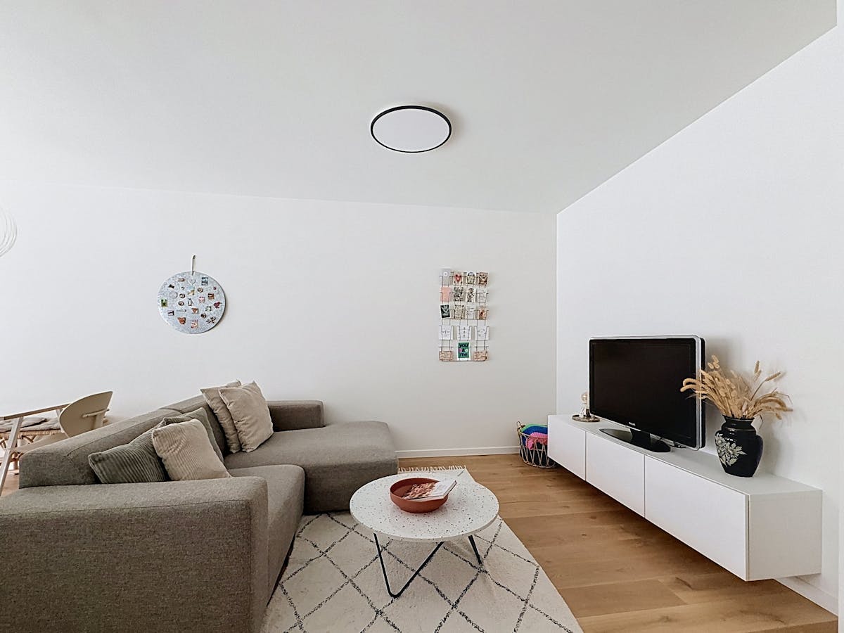 Lichtrijk appartement met 2 slaapkamers te huur in Berchem - foto 2