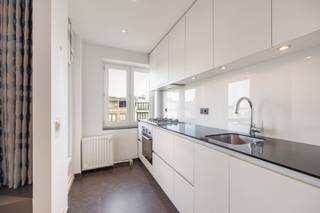 Ruim 3 slaapkamer appartement met 2 terrassen op triple-A locatie op een boogscheut van het MAS.  Het gebouw uit de jaren '70, gelegen in een brede...