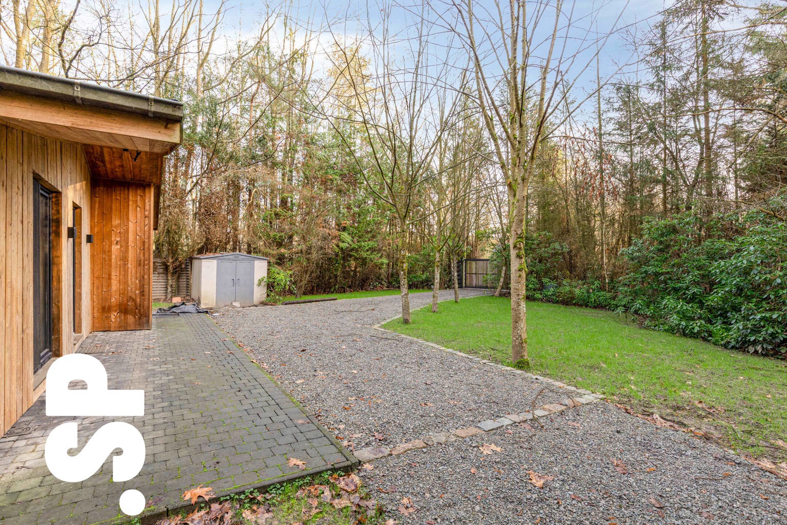 Volledig gerenoveerde chalet met 3 slaapkamers op perceel van 15A. - foto 4