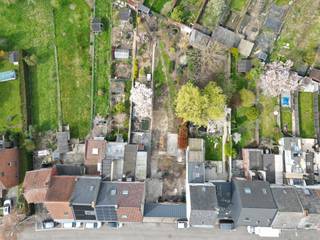 We Invest vous propose ce terrain à bâtir idéalement situé à la rue des Champs à Braine-le-Comte proche de toutes les commodités et de la gare. <br />Superficie : +- 527 m2<br />Largeur de terrain : +- 11,05 m <br />Profondeur de terrain : +- 46,80 m<br />Prix indicatif de 160.000 € (sous réserve d'acceptation des propriétaires)<br />Vente du lot n°1. <br />Informations et visites : contactez Valentin au 0499/14.21.98 ou par mail valentin.s@weinvest.be