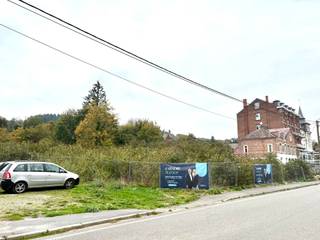 Terrain à projet de PREMIER CHOIX avec vue et situé au bord de la Meuse, d’une superficie de 1.820 m², dans le charmant village de Waulsort.Idéal...