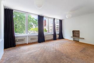 Charmant appartement met terras nabij StadsparkOntdek dit sfeervolle éénslaapkamerappartement op de Maria-Theresialei, gelegen op de tweede...