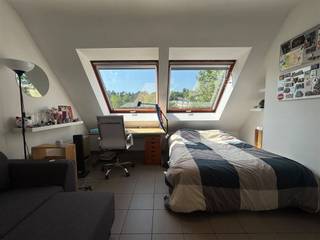 <p>In a prime location for students and young professionals. Thanks to its quiet location and excellent accessibility, you’ll enjoy every comfort here. Supermarkets, KU Leuven campuses, UZ Gasthuisberg, IMEC, public transportation, a pharmacy, sports facilities, and downtown Leuven are all within walking or biking distance.</p><p>This spacious and bright studio features a pleasant living area with large skylights that provide plenty of natural light and a beautiful view of the greenery. The studio also features a fully equipped kitchenette, a bathroom with a shower, toilet, and sink, and a separate storage room with extra storage space. The practical layout makes this studio the ideal home for anyone seeking comfort and tranquility in a central location.</p><p>Don’t miss out! Would you like to view this studio? Schedule a visit today at verhuur@connect-immo.be or call 0470 59 65 44.</p><p>Available from: September 1, 2026<br />Rent: €810/month<br />Common area fees: €40/month<br />Utilities: billed separately.</p>