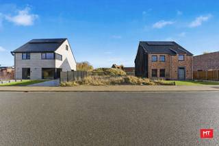Halfopen nieuwbouwwoningen op een rustige locatie in Wervik Nog 4 beschikbare bouwloten in de Prinsenstraat. In de Prinsenstraat zijn momenteel nog 4...