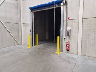 Magazijn 2G - 650m²- bedrijfspand te huur- 650m² magazijn- nutsvoorzieningen- 1 poortHier dienen nog wel wat infra werken voor te gebeuren (kan dus...