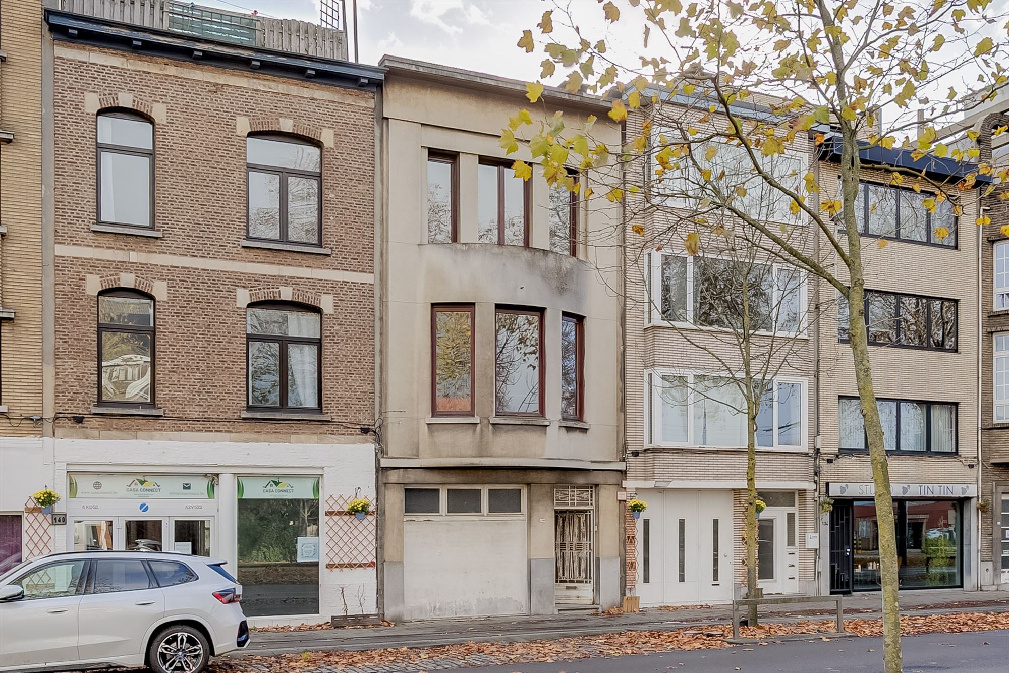 Te renoveren woning met 4 - 5 slk en garage - foto 2