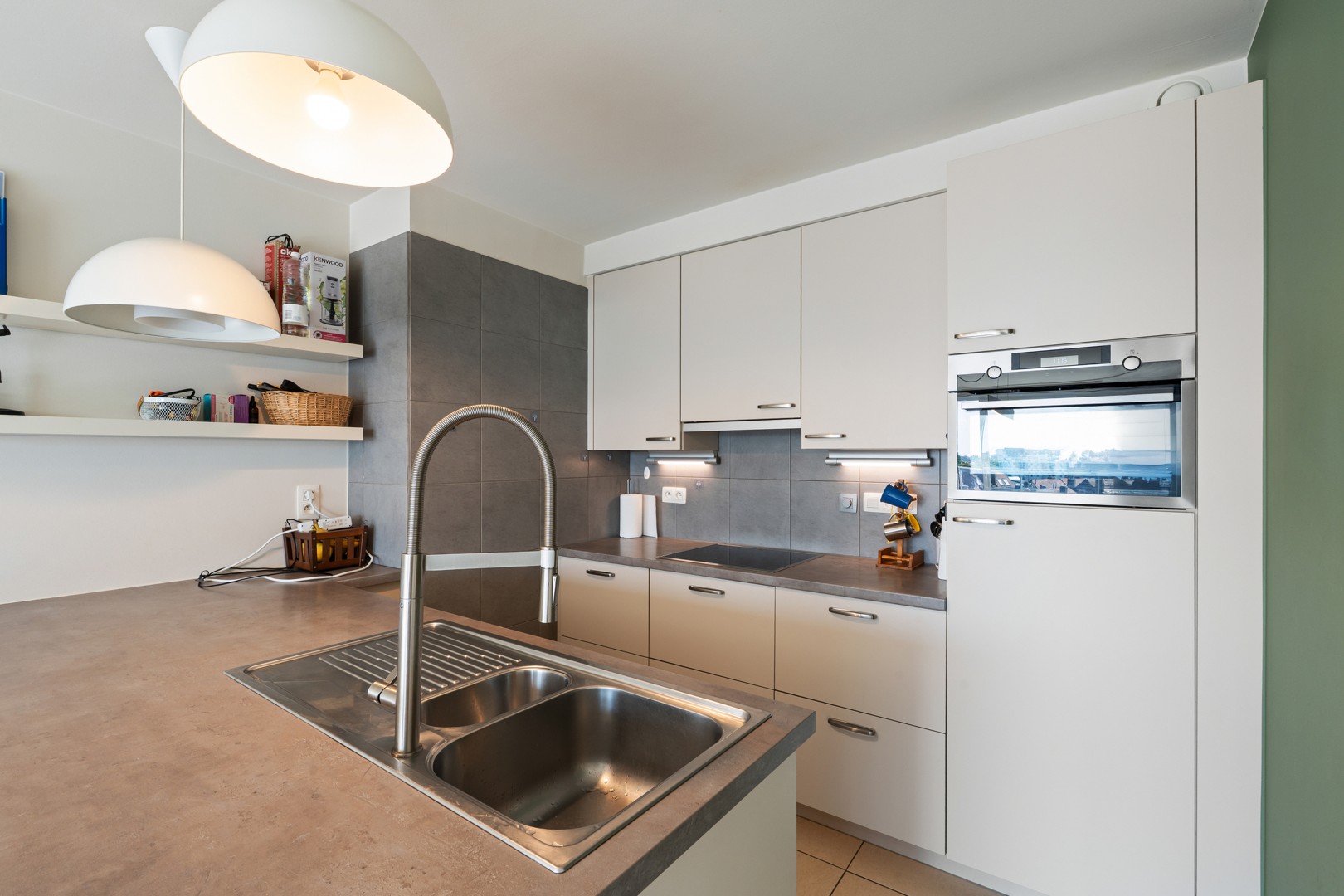 Luxueus appartement met 2 slaapkamers en moderne voorzieningen in het hart van Oostende te koop! - photo 4