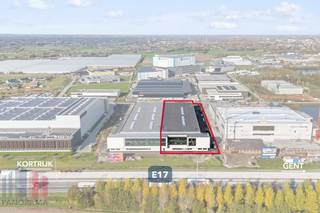 Multifunctioneel bedrijfsgebouw op toplocatie vlak naast en met visibiliteit van de E17, bestaande uit magazijn en kantoren. Uitstekend gelegen in...