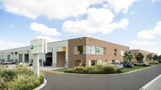 <p><strong>🏭 Nieuwe KMO-unit — 198 m² — Marche-en-Famenne</strong></p>
<p>📍 Green Business Park, as Namen–Bastenaken, rechtstreekse toegang N4<br />📏 198 m² casco | 8 m vrije hoogte<br />🚪 Sectionaalpoort + apart voetgangersingang<br />🚗 3 privatieve parkeerplaatsen incl. (6.000 €/plaats)<br />💰 252.450 € (excl. kosten)</p>
<p>✅ Opslag, logistiek, productie, distributie, diensten<br />🌱 Duurzaam park: hernieuwbare energie, LED-verlichting, 5 ha groen</p>
<p>📞 Plannen, lastenboek of bezoek? Neem contact op!</p>