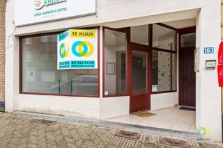 Gelegen in het hart van Neder-Over-Heembeek bevindt zich dit gunstig gelegen commercieel pand. Het pand ligt langs een drukke invalsweg met...