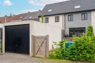 Cette belle maison de 3 chambres est située dans un quartier calme de Lauwe. La maison possède également un agréable jardin avec terrasse et...
