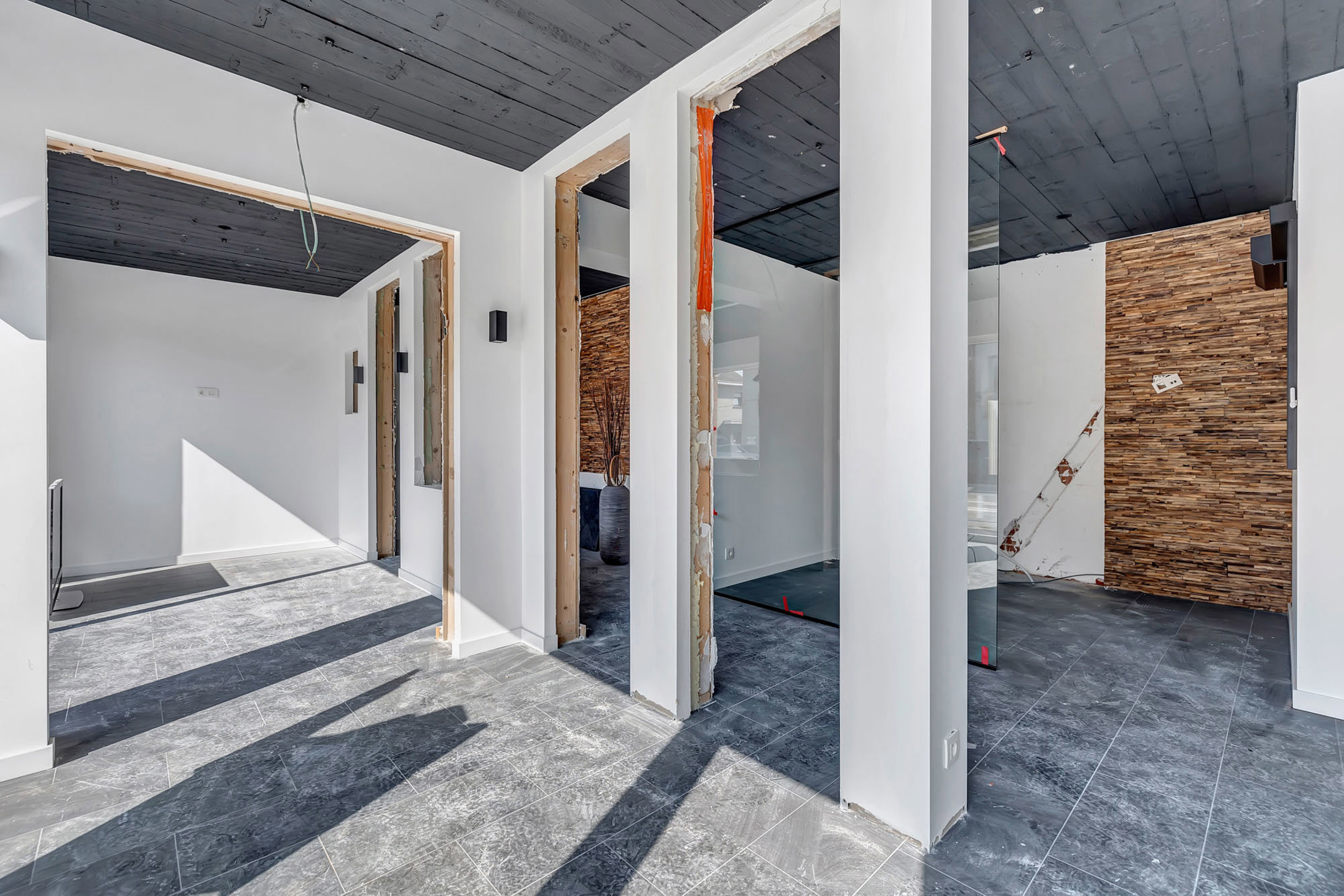 Te renoveren gelijkvloers appartement met twee slaapkamers - foto 4