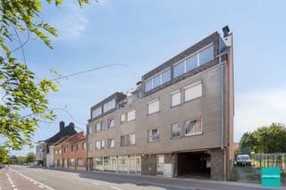 Welkom in dit lichtrijke en stijlvol afgewerkte appartement, gelegen op de eerste verdieping van een recente residentie in het centrum van...