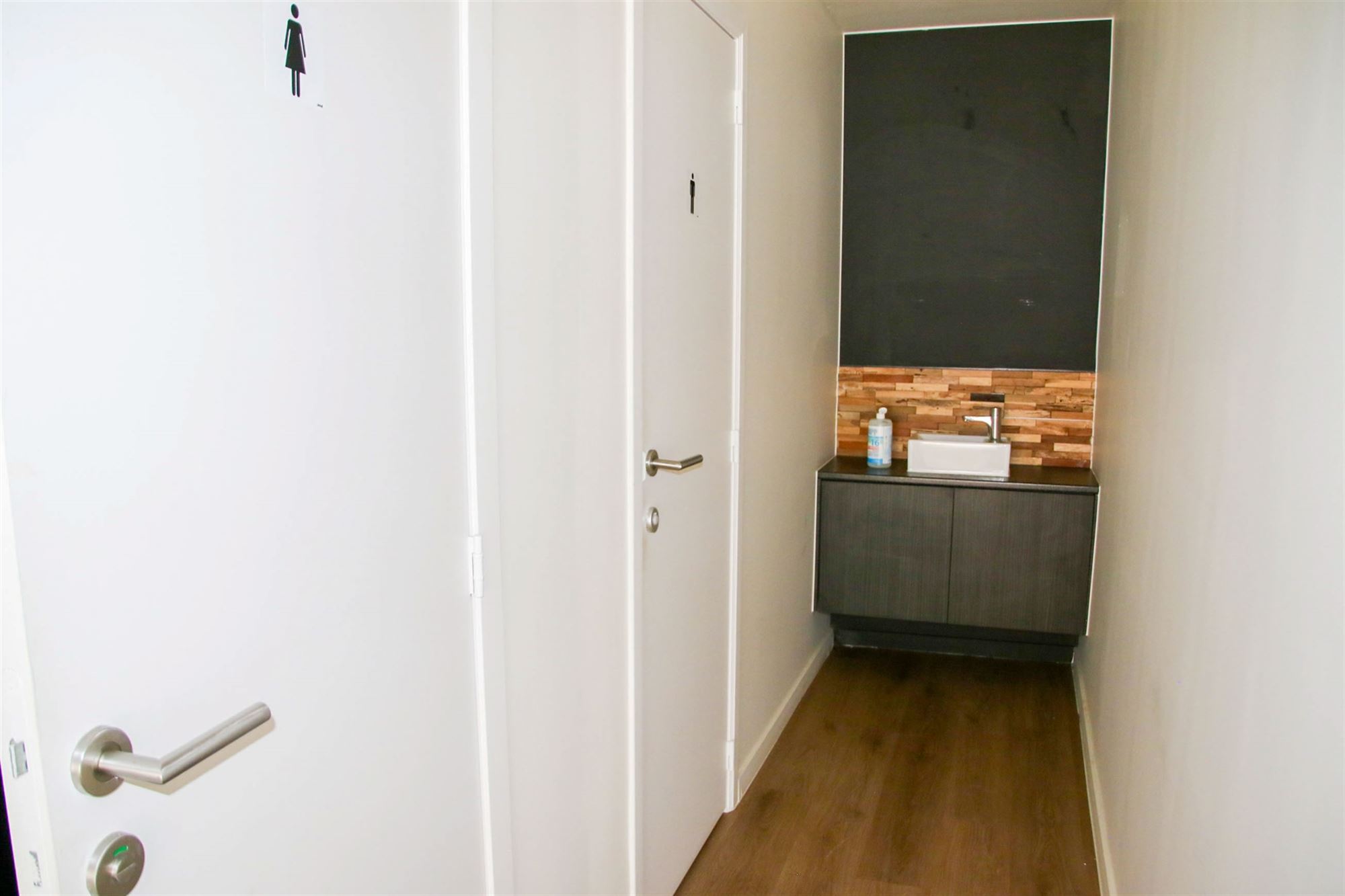 Commercieel gelijkvloers van 125m² - foto 2