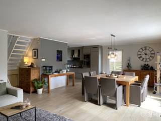 Deze verzorgde en grotendeels gerenoveerde woning bevindt zich op een mooi perceel van 595 m² in de rustige, groene en kindvriendelijke wijk...