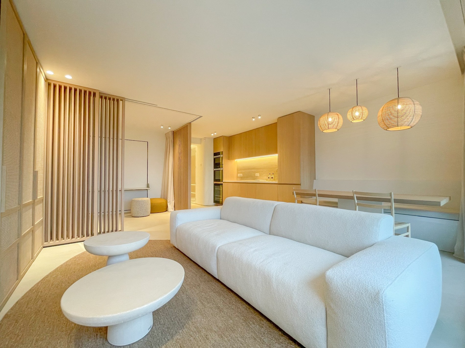 Appartement de luxe entièrement rénové avec une vue panoramique situé au Zoute. - photo 2