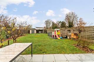 <p><span>Uiterst energiezuinige HOB met 3 slaapkamers gelegen op een perceel van 5a56ca te Ham.</span></p><p><span> </span></p><p><span>Belangrijkste troeven: </span></p><p><span>- Rustige locatie in de nabijheid van het centrum van Oostham</span></p><p><span>- Kwalitatief afgewerkt en uitstekend onderhouden</span></p><p><span>- 3 slaapkamers</span></p><p><span>- Top EPC score (A-label, 66 kWh)</span></p><p><span>- Zonnepanelen (12 stuks), thuisbatterij (10 kwh), airco's (4 stuks)</span></p><p><span>- Verwarming via warmtepomp</span></p><p><span>- Conforme elektriciteit</span></p><p><span>- Volledig omheinde tuin </span></p><p><span> </span></p><p><span>Bekijk zeker ook de foto's en de grondplannen met de afmetingen. Zo krijgt u van thuis uit al een perfect beeld van wat deze woning te bieden heeft!</span></p><p><span> </span></p><p><span>Wenst u meer info of een vrijblijvende bezichtiging, contacteer dan ons kantoor op het nummer 011 85 15 15 en wij helpen u graag verder. </span></p>