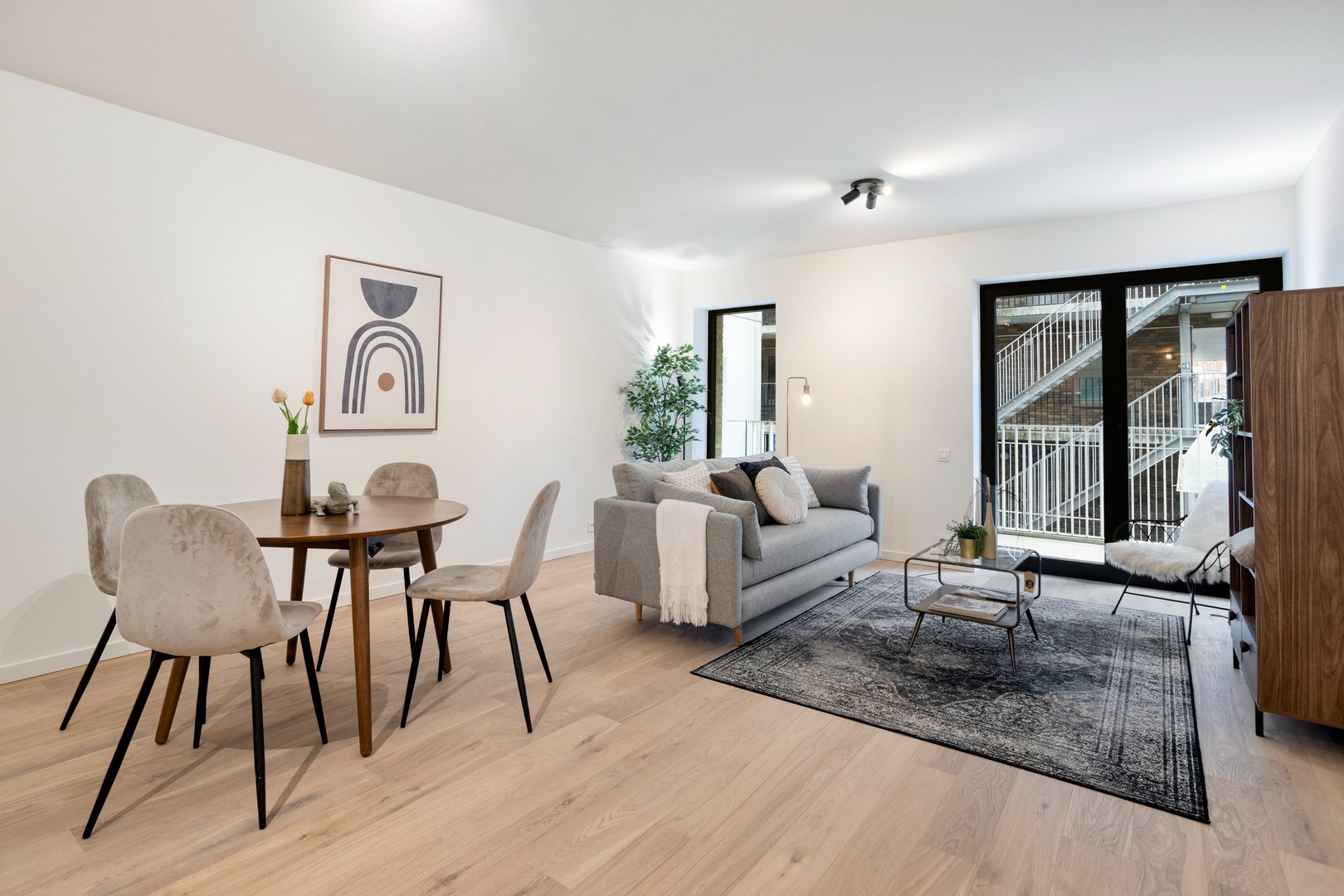 Geschilderd 2-slaapkamerappartement met ruim terras in hart Roeselare - 6% BTW mogelijk - foto 5