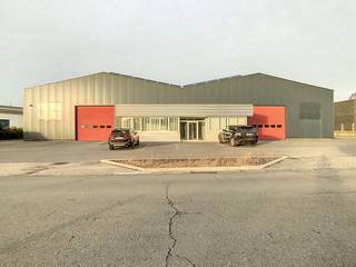 Bâtiment industriel de 2 095 m² sur environ 4 500 m² situé dans la zone industrielle Nijverheidsstraat- Meentak à...