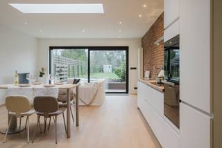 Op zoek naar een woning met vooral veel ruimte & energiezuinig en een praktische indeling? Deze ruime woning in Wevelgem biedt ruim comfort voor...