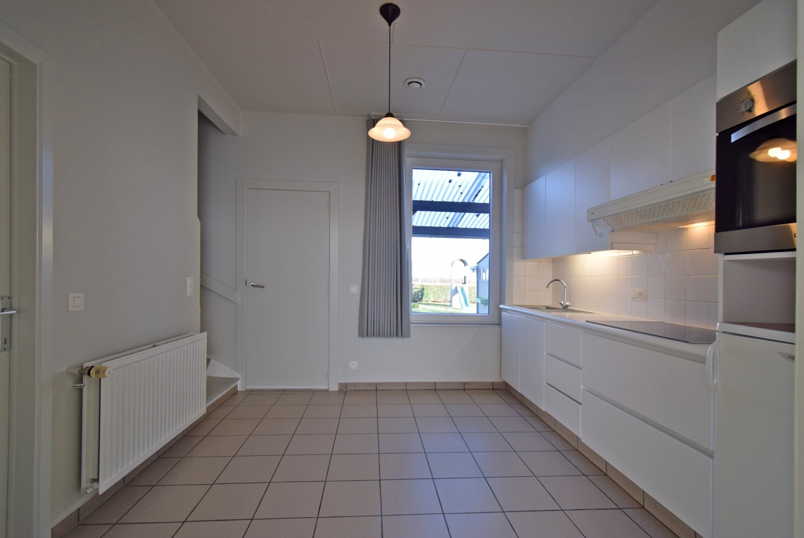COMFORTABELE WONING MET GARAGE EN GROTE TUIN - foto 4