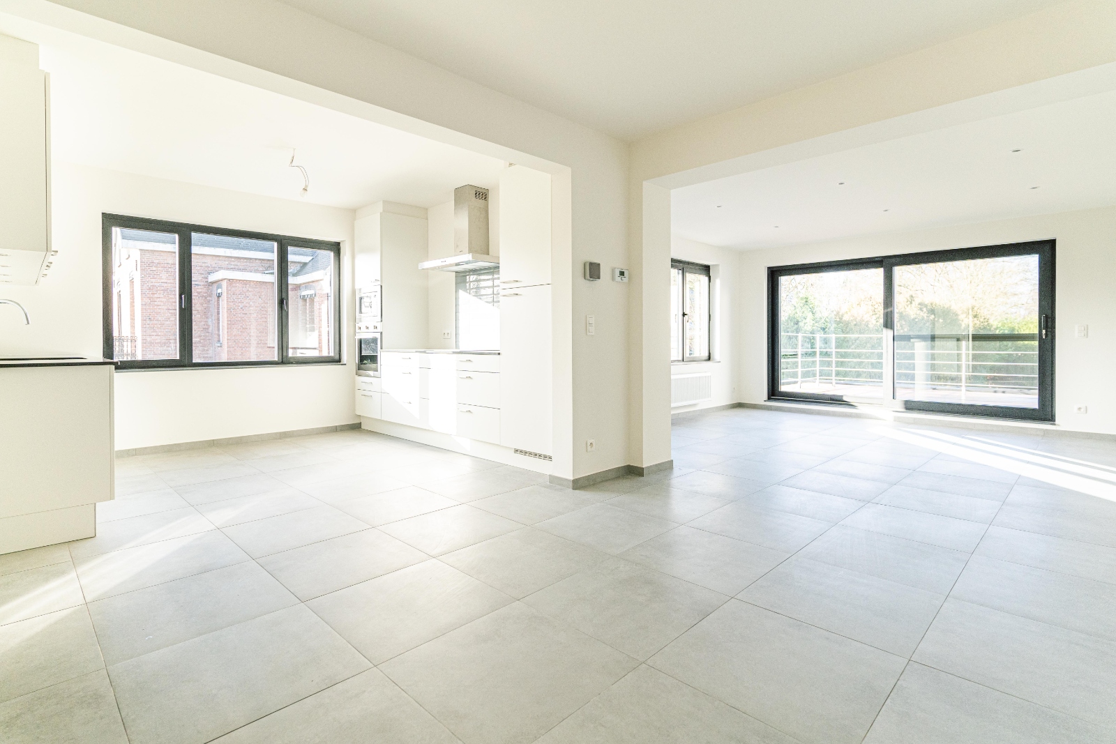 Compleet gerenoveerd duplex appartement met 3 slaapkamers te Belsele - foto 1