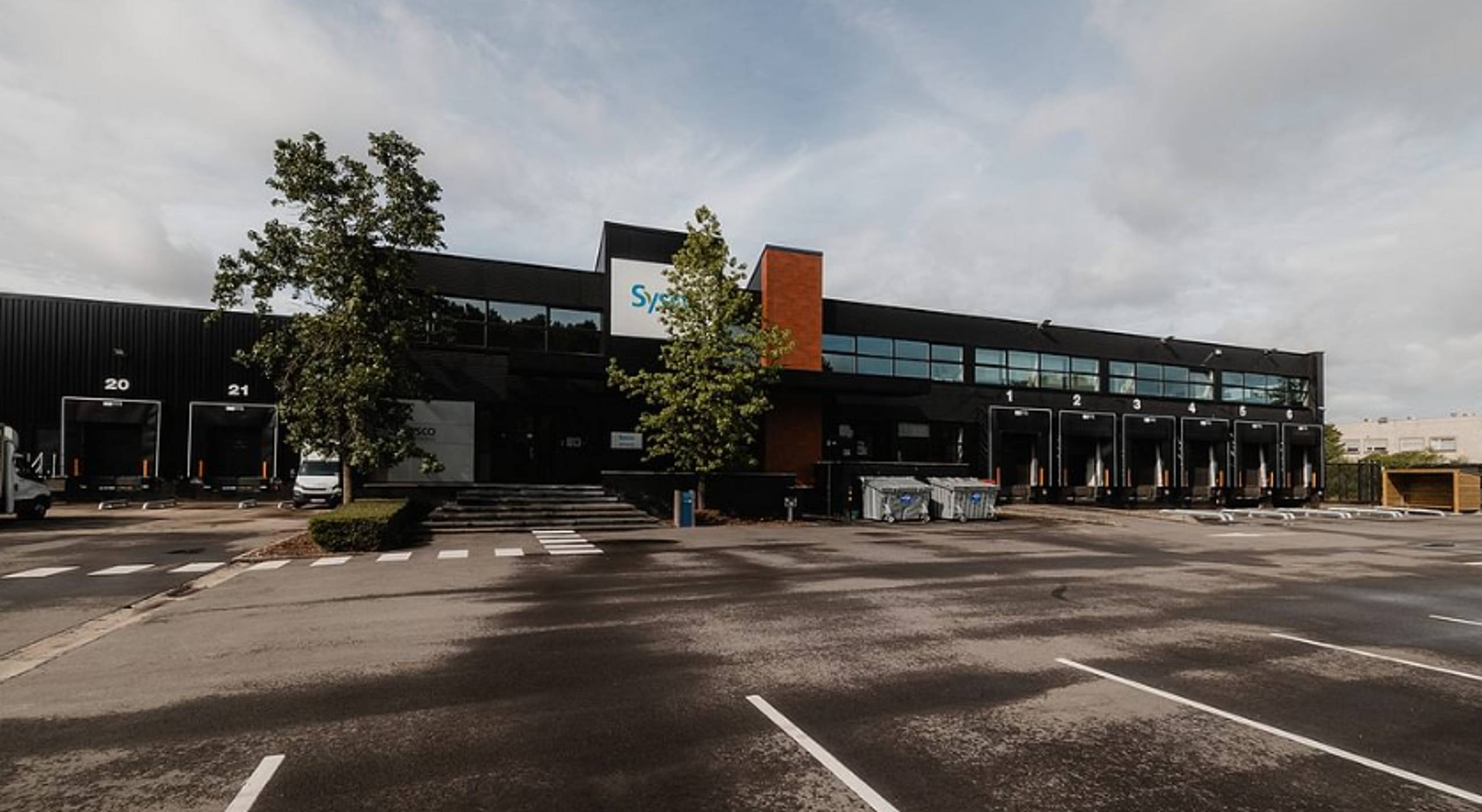 Magazijn met kantoren te huur  - foto 4