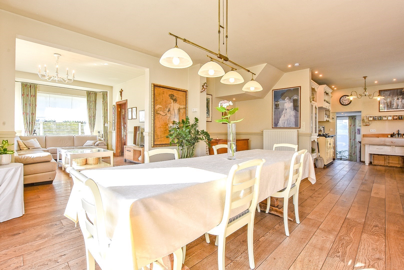 Ruime woning op wandelafstand van de zee op 535 m². - foto 3