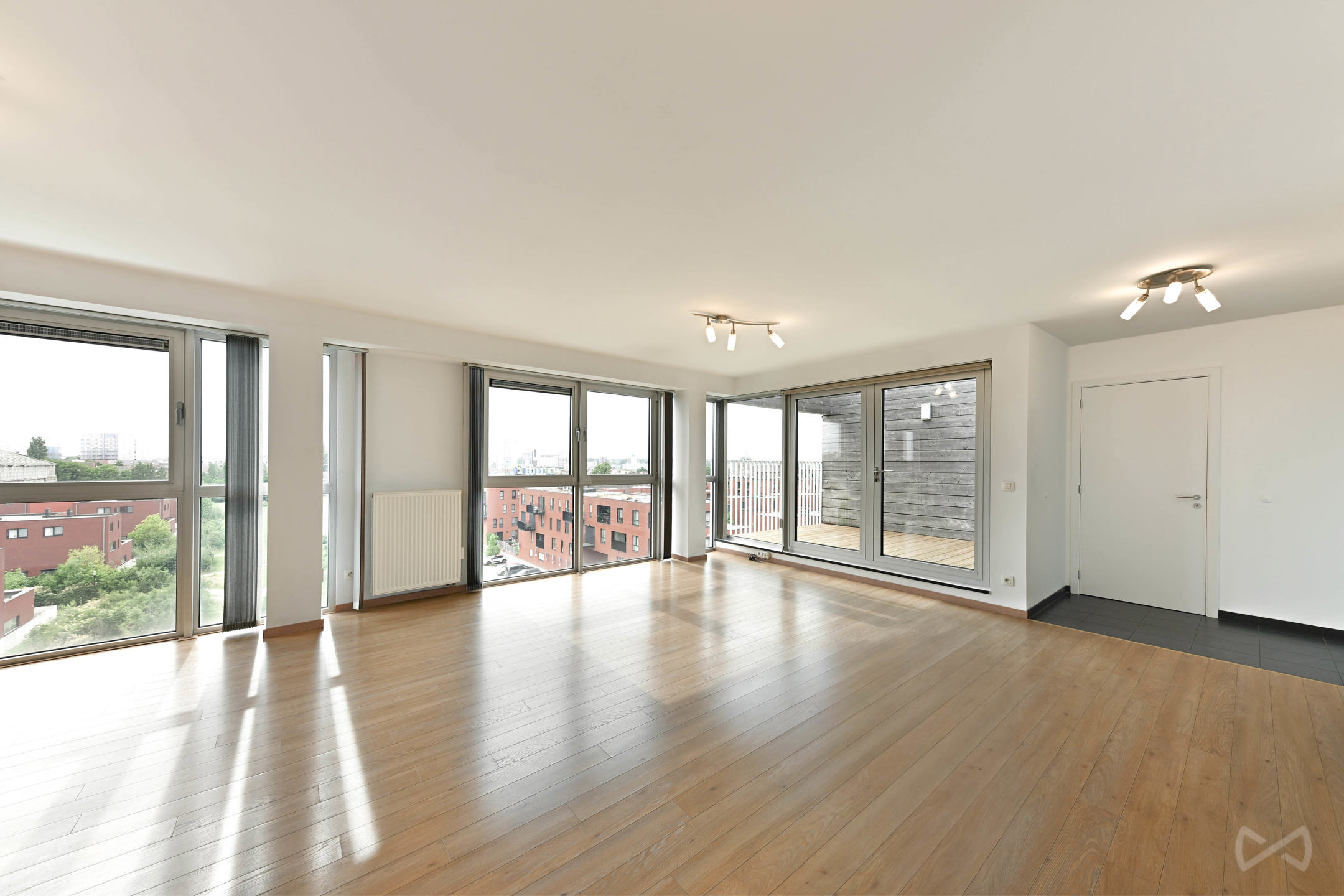 Lichtrijk appartement met panoramisch uitzicht - foto 5