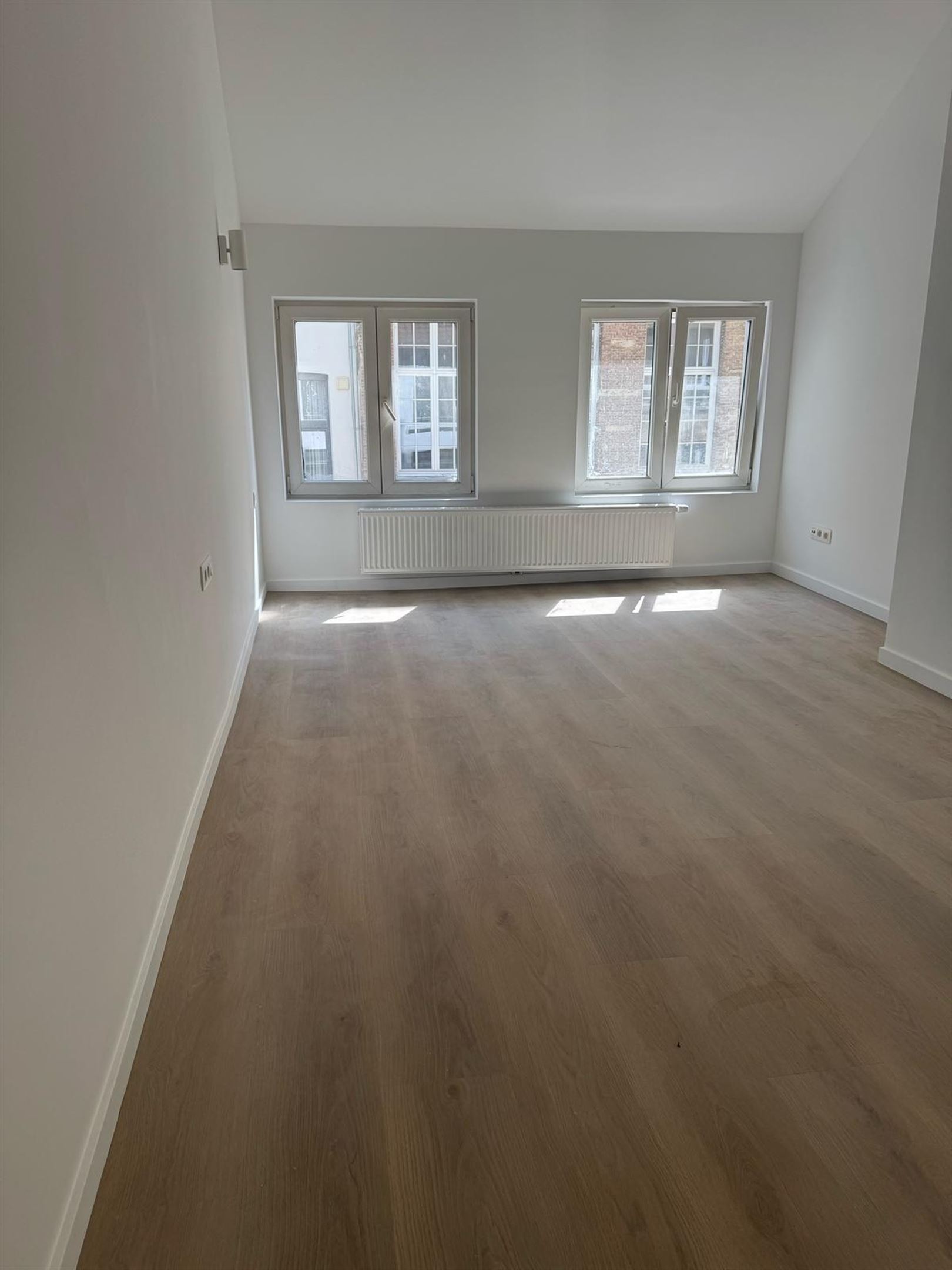 Gerenoveerde woning met 4 kamers aan UA - foto 4