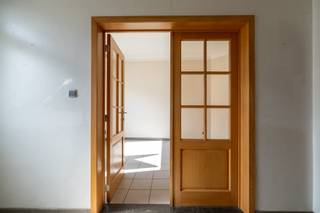 This property is currently licensed as an office building, but thanks to its current layout, it also has great potential as a residence.The property...