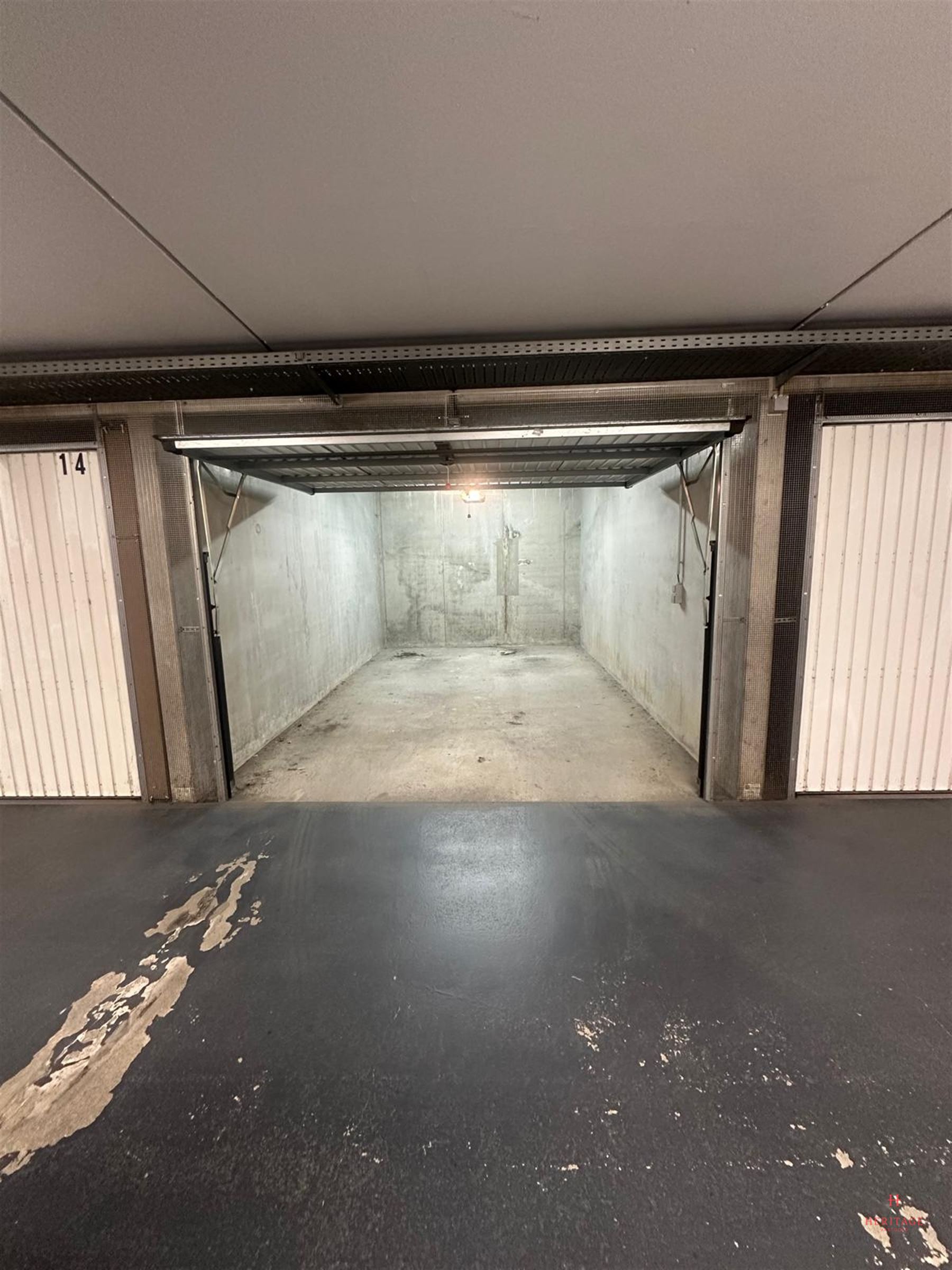 Garage met automatische poort op toplocatie te Oostende. - foto 2