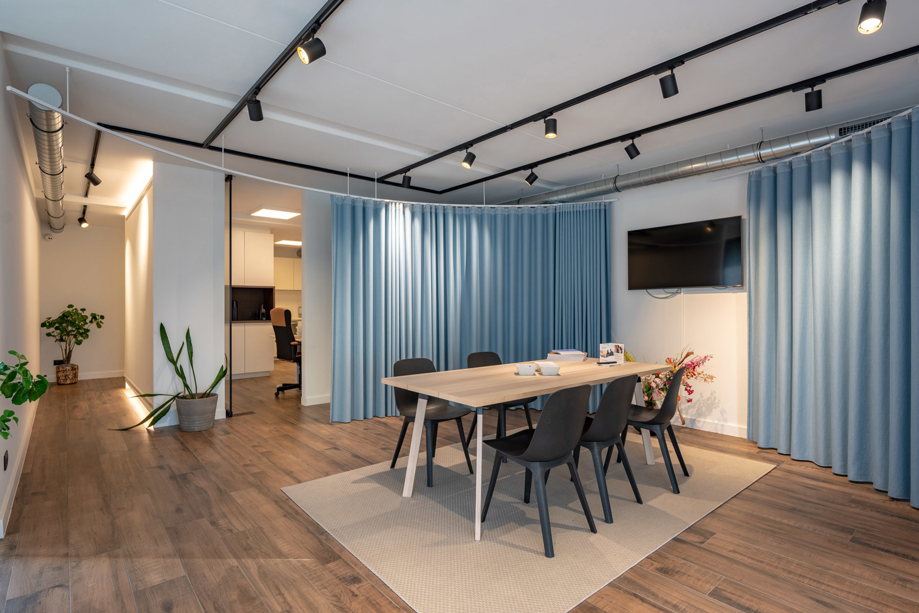 Commercial à louer à Stabroek - photo 3