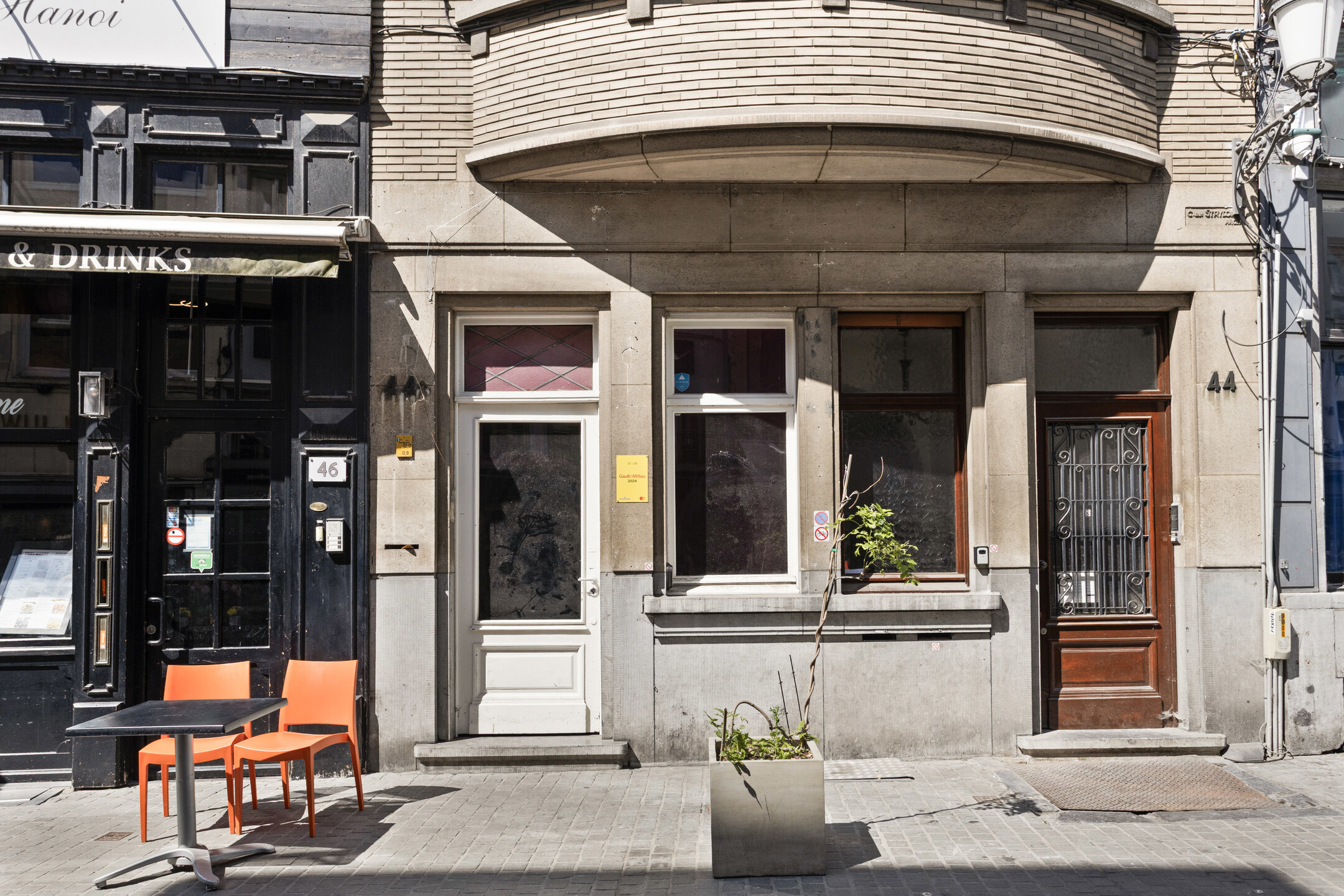 Handelsgelijkvloers met veel potentieel in hartje Antwerpen. - foto 2