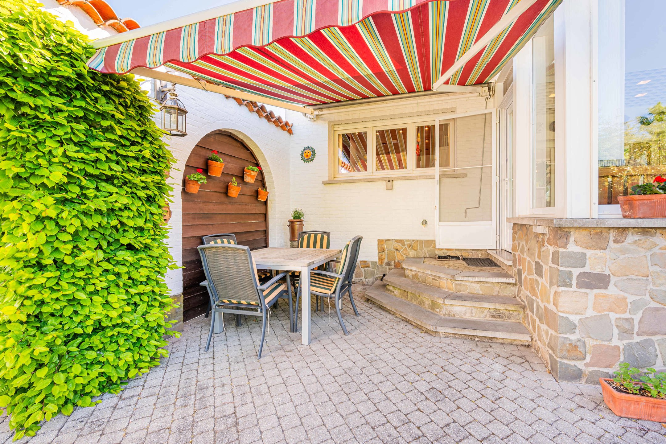 Charmante villa met 4 slaapkamers romantische tuin en garage - foto 2