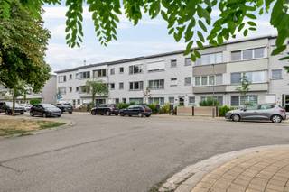 Cet appartement au rez-de-chaussée est situé dans un quartier résidentiel calme de Stabroek, à proximité de plusieurs réserves naturelles...
