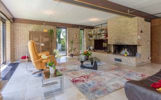 Prachtige gezinsvilla met 5 ruime slaapkamers en prachtige design-afwerkingen.Gelegen achteraan een verkeersloos straatje in alle rust en...