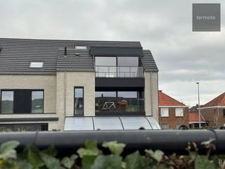 Recent en modern dakappartement (2e verdieping) in een kleinschalig appartementsgebouwZeer rustige ligging in het centrum van Desselgem, op...