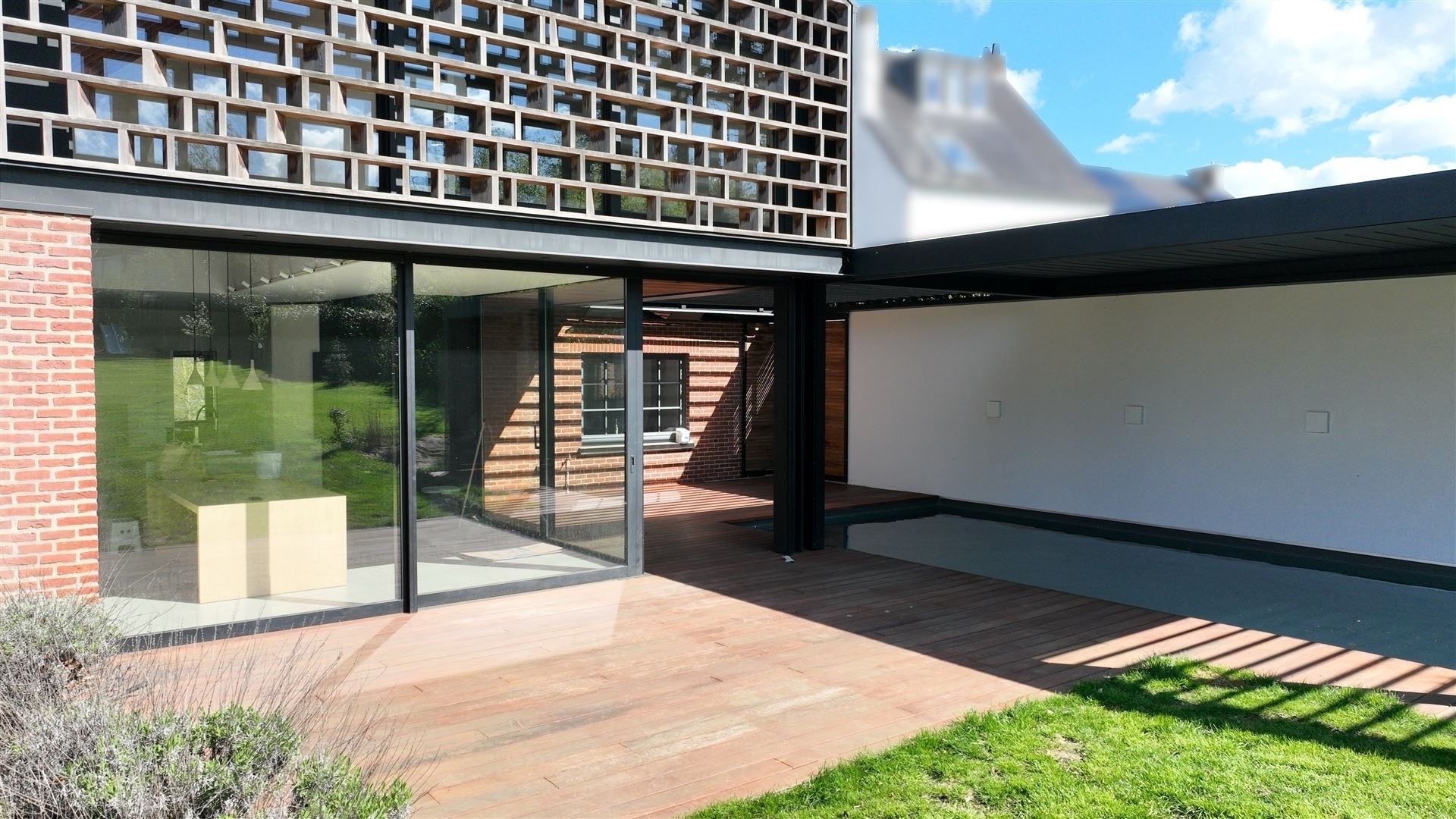 SOUS OPTION Splendide villa rénovée avec piscine et beau jardin - photo 3