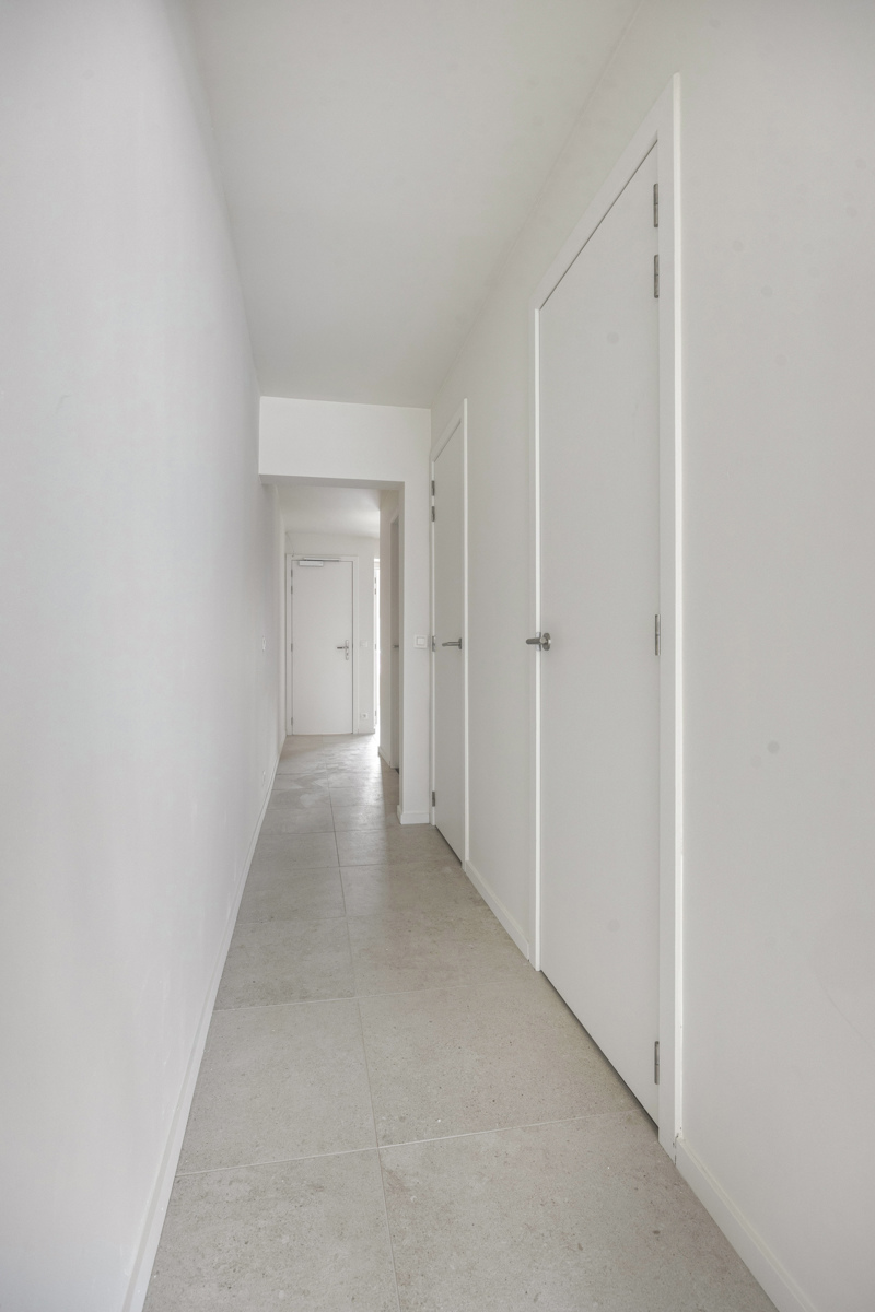 Volledig gerenoveerd appartement met terras in Koningshooikt - foto 4