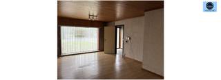 <p><span>TE RENOVEREN WONING MET 3 KAMERS IN EEN RUSTIGE OMGEVING TE HEIST</span></p><p><span>Startprijs : 264.000 euro</span></p><p><span> </span></p><p><span>Deze woning is gelegen in een zeer rustige, kindvriendelijke omgeving binnen het Kijkdorp. </span></p><p><span>Nabij het centrum van Heist, openbaar vervoer, winkels en op korte afstand van het strand.</span></p><p><span> </span></p><p><span>Op het gelijkvloerse verdiep treft u : - inkomhal met toilet</span></p><p><span> - leefruimte</span></p><p><span> - keuken</span></p><p><span> - inpandige garage met toegang tot de tuin</span></p><p><span> </span></p><p><span>Op de eerste verdieping vindt u de nachthal, badkamer en 3 volwaardige slaapkamers.</span></p><p><span> </span></p><p><span>De woning omvat een tuin, inpandige garage en oprit.</span></p><p><span> </span></p><p><span>Epc F dus renovatieverplichting.</span></p><p><span> </span></p><p><span>Deze verkoop gebeurt via Covast door middel van publieke bieding, meer informatie op <span>www.covast.be</span></span></p><p><span> </span></p><p><span>Voor info bel 0475/51.40.73 of stuur een mail naar <span>info@svena.be</span></span></p><p><span> </span></p><p><span>Deze gegevens zijn louter informatief en wij kunnen niet aansprakelijk gesteld worden voor eventuele onjuistheden.</span></p><p><span>De bewoonbare oppervlakte is slechts indicatief.</span></p><p><span> </span></p>