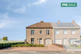 La propriété est proposée via la formule de pré-vente. Le samedi 06/06/2026 entre 10h et 12h, vous pouvez venir voir ce bien sur rendez-vous et...