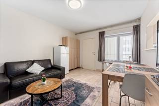 Te koop: 2-slaapkamer appartement aan de Zeedijk in OostendeExtra infoDe achtergevel werd recent volledig vernieuwd en geïsoleerd, wat de...