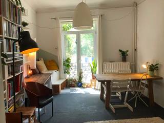 Instapklare karaktervolle woning met 4 slaapkamers op een toplocatie in Sint-Agatha-Berchem.<br /><br />TE KOOP : Instapklare twee-gevel woning met open zicht, 4 ruime slaapkamers en binnenkoer in de dorpskern van Sint-Agatha-Berchem. Met een zeer goede mobiliteitsscore van 9,4/10 en het Wilderbos als uw verlengde achtertuin, woont u hier in een (kind)vriendelijke, levendige en groene omgeving. <br /><br />Troeven:<br />•Toplocatie met open zicht: Gelegen in een rustige, gegeerde buurt met alle voorzieningen (scholen, winkels, openbaar vervoer, culturele centra) en Schweitzerplein op wandelafstand. Uitstekende verbinding met de Ring en het treinstation; groene ligging vlak bij Wilderbos. <br />•Lichtrijke woning<br />•4 Volwaardige slaapkamers<br />•2 Badkamers en toiletten<br />•Binnenkoer<br />•Conforme electriciteit en recente ketel<br /><br />Indeling van de woning :<br />•Souterrain: De woning is volledig onderkelderd en kan gebruikt worden als wasplaats, stockageruimte of hobbyruimte.<br />•Gelijkvloers: Gezellige leefruimte met ingerichte keuken en toegang tot het terras. Verder bevindt zich hier een badkamer met ligbad en toilet.<br />•Tussenverdieping: Praktische, extra doucheruimte met toilet.<br />•Eerste verdieping: Een ruime lichtrijke slaapkamer en een kleinere tweede slaapkamer.<br />•Tweede verdieping: Twee aangename slaapkamers onder het dak<br /><br />Extra info:<br />•Elektriciteit: conform<br />•Verwarming: Hoogrendements-condensatiegasketel (Vaillant), vernieuwd in 2023.<br />•Beglazing: PVC-raamwerken met dubbele beglazing.<br />•Badkamer: Recent gerenoveerd in 2022<br />•EPC: E. Energiescore voldoet aan Brussels EPB-normen; geen directe renovatieplicht. <br />•Mobiliteitsscore: 9,4/10<br />•Beschikbaarheid: Vrij bij akte.<br /><br />Een charmante, karaktervolle woning in een gegeerde woonomgeving! <br /><br />Bezoekdagen (op afspraak)-tel. 0476/22.18.69 of mail marjoleindebruycker@hotmail.com<br />zaterdag 20 juni 2026<br />woensdag 24 juni 2026<br />