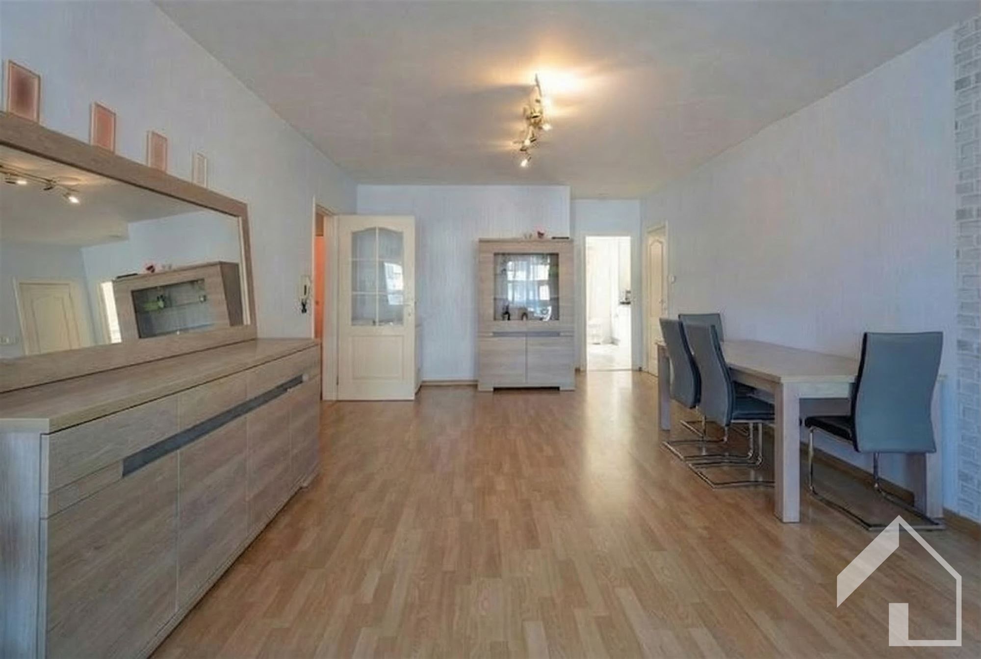 Appartement met 2 slaapkamers, terras, gemeenschappelijke tuin en lift. Optioneel Garagebox - foto 2