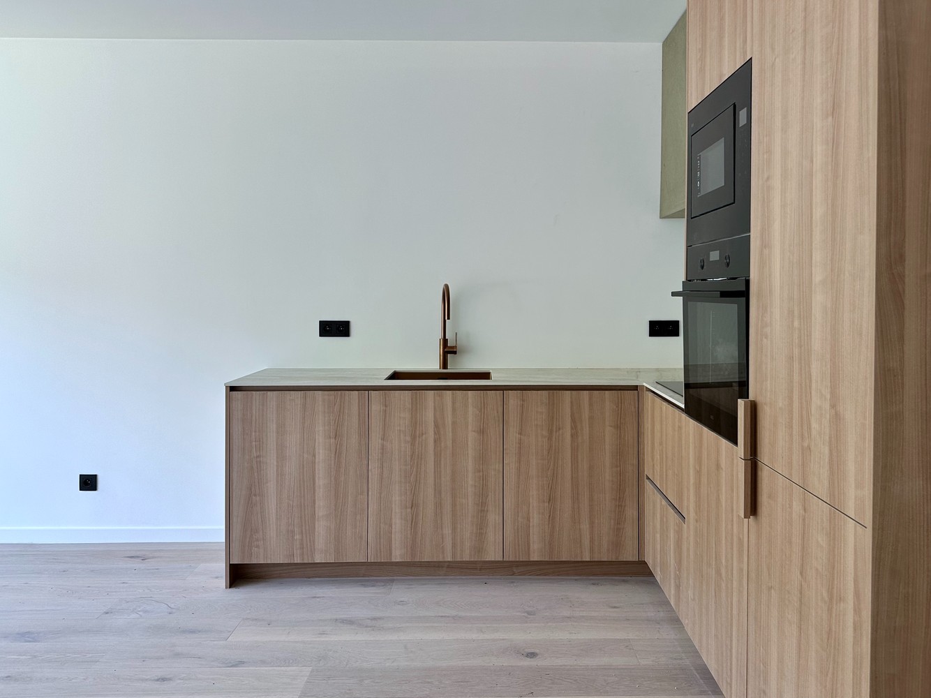 Luxueus appartement met 2 slpk en terras + tuin te Berchem - foto 4